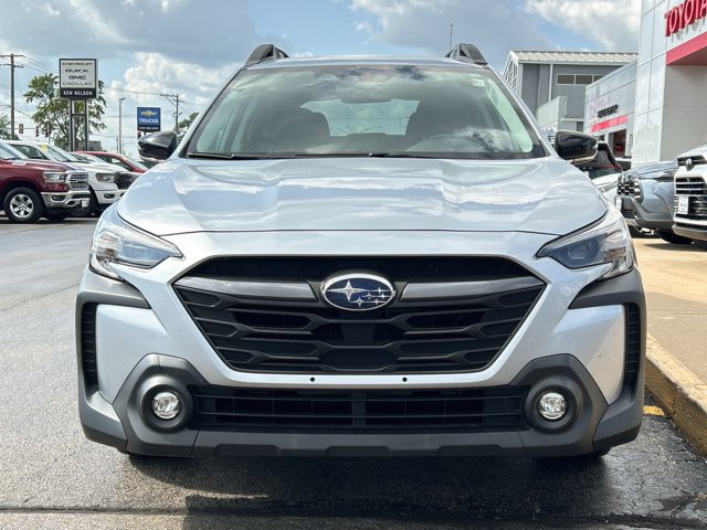 Used 2023 Subaru Outback Premium AWD/4WD image 2