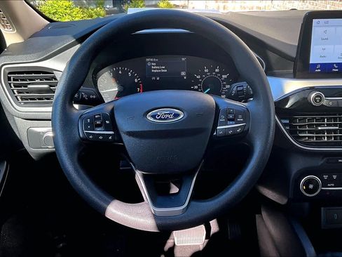 Used 2020 Ford Escape SE image 6