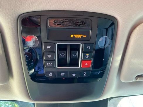 Used 2025 Kia Carnival SX Prestige FWD image 16