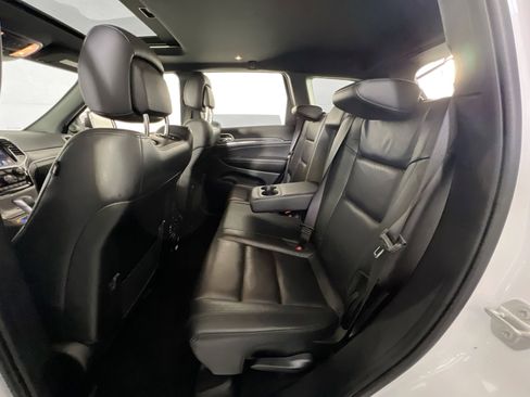 Used 2022 Jeep Grand Cherokee Limited image 24