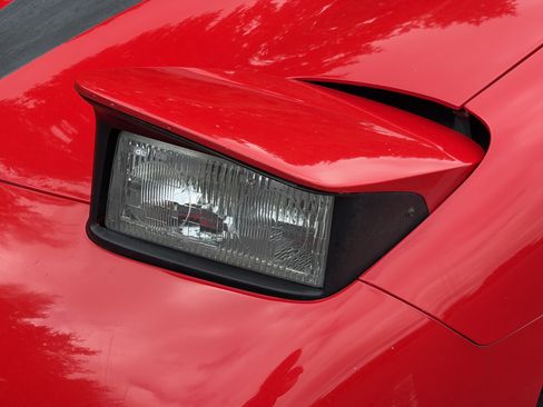 Used 2001 Chevrolet Corvette Coupe w/ Preferred Equipment Group1 RWD image 10