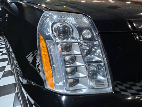 Used 2013 Cadillac Escalade Premium image 47