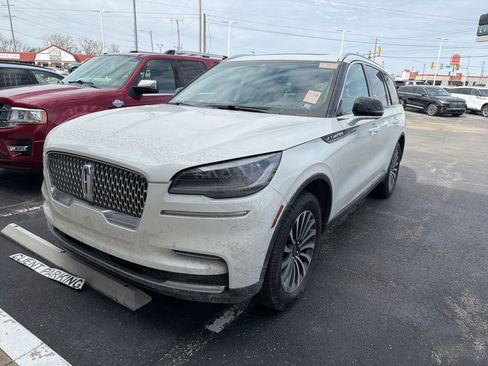 Used 2023 Lincoln Aviator Reserve w/ Equipment Group 201A image 1