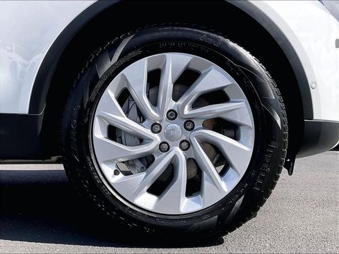 Used 2025 Land Rover Discovery S AWD/4WD image 12