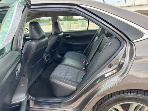 Used 2015 Toyota Camry SE w/ Protection Package FWD image 12