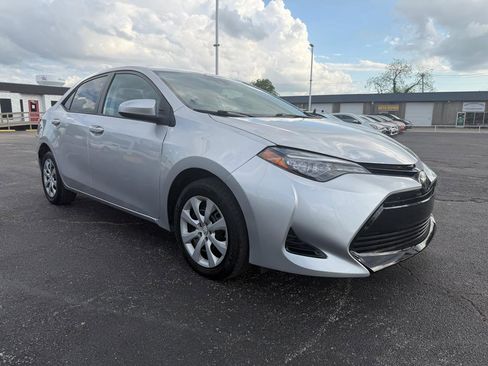Used 2018 Toyota Corolla LE image 3
