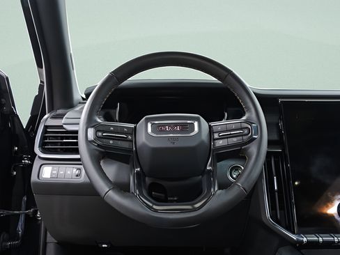 Used 2025 GMC Acadia AT4 w/ Luxury Package AWD/4WD image 9