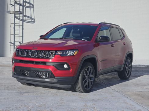 New 2026 Jeep Compass Latitude AWD/4WD image 2