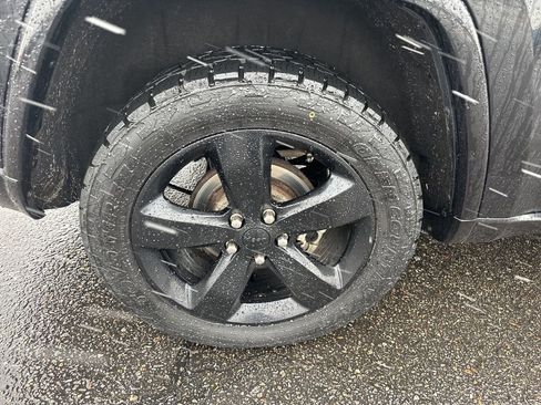 Used 2015 Jeep Grand Cherokee Altitude image 38