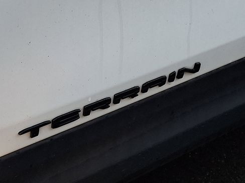 Used 2023 GMC Terrain SLT w/ Elevation Edition AWD/4WD image 10