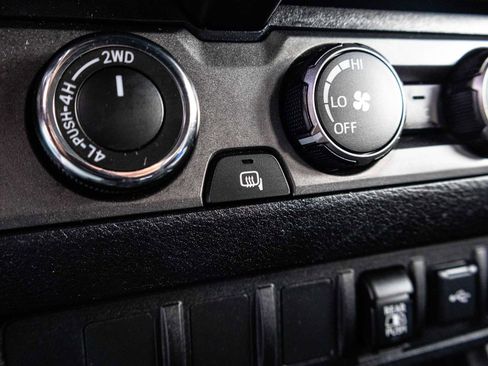 Certified 2020 Toyota Tacoma TRD Off-Road image 32