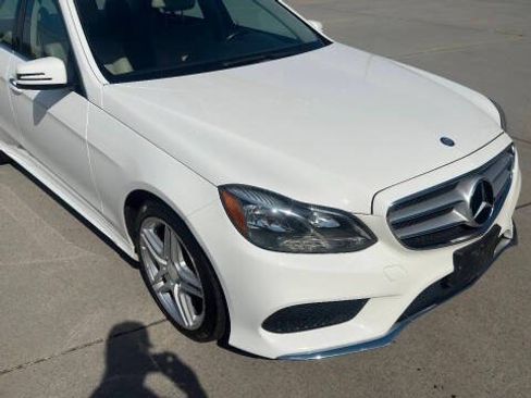 Used 2014 Mercedes-Benz E 350 4MATIC Sedan image 13