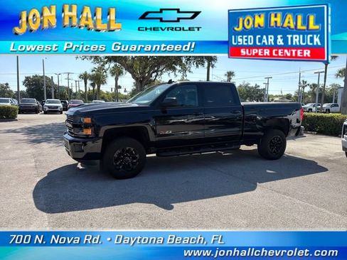 Used 2019 Chevrolet Silverado 2500 LT w/ Midnight Edition AWD/4WD image 3