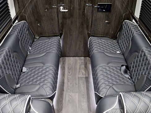 Used 2024 Mercedes-Benz Sprinter 3500 image 33
