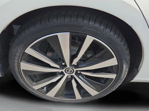 Used 2019 Nissan Altima 2.5 SR FWD image 33