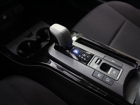 Used 2024 Toyota Prius LE image 14