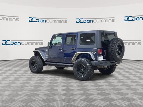 Used 2013 Jeep Wrangler Unlimited Sahara w/ Dual Top Group AWD/4WD image 6