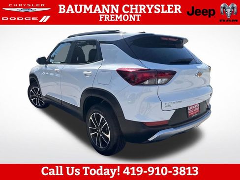 Used 2025 Chevrolet TrailBlazer LT AWD/4WD image 4