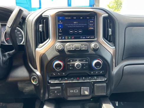 Certified 2020 Chevrolet Silverado 2500 High Country w/ Technology Package AWD/4WD image 25