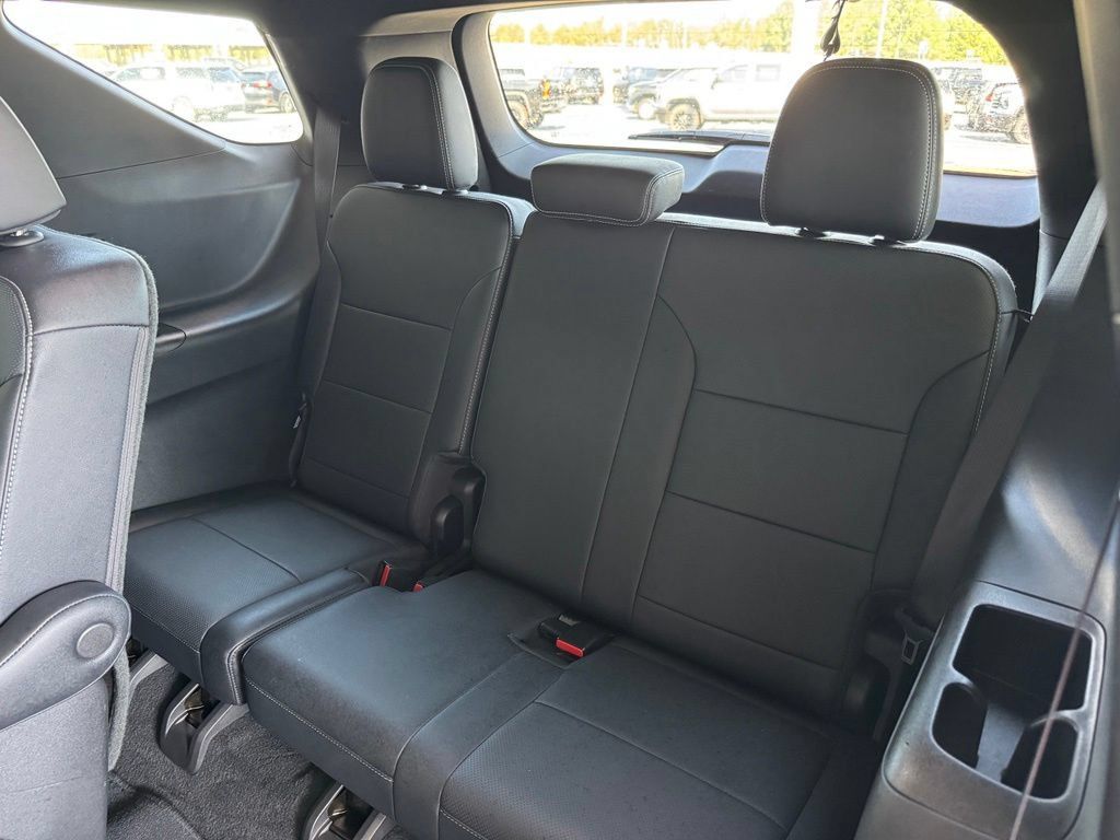 Used 2026 Chevrolet Traverse LT AWD/4WD image 22