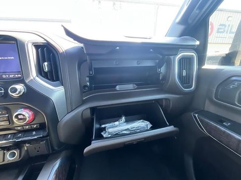 Used 2022 GMC Sierra 2500 Denali w/ Denali Ultimate Package AWD/4WD image 33