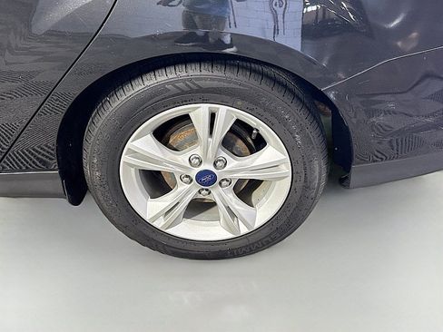 Used 2014 Ford Focus SE w/ SE Winter Package FWD image 28