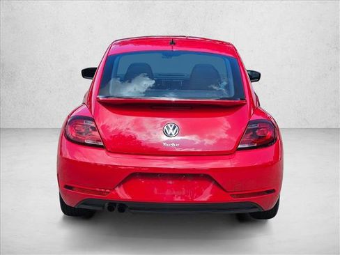 Used 2018 Volkswagen Beetle 2.0T FWD image 6