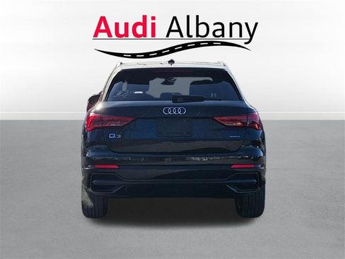 Certified 2022 Audi Q3 2.0T Premium Plus image 5