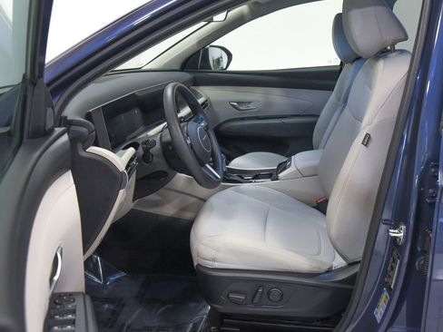 Used 2025 Hyundai Tucson SEL FWD image 2