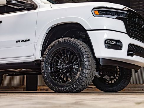 Used 2025 RAM 1500 Limited AWD/4WD image 16