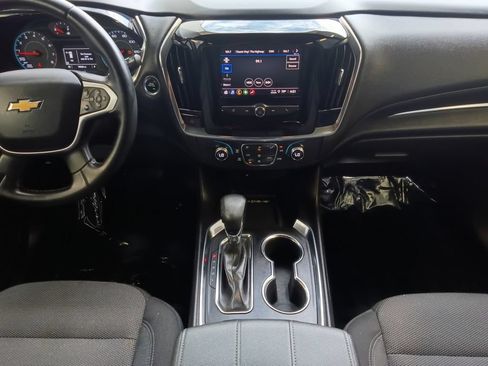 Used 2023 Chevrolet Traverse LT FWD image 3