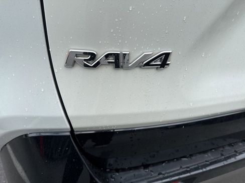 Used 2022 Toyota RAV4 XSE image 9