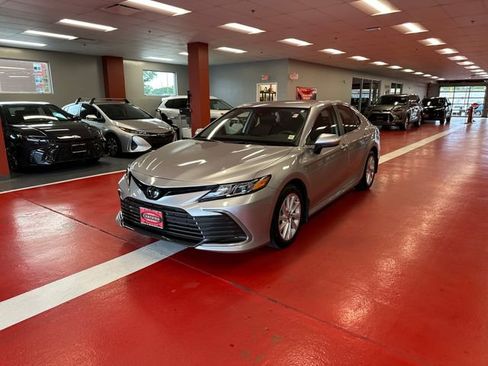 Used 2023 Toyota Camry LE FWD image 7