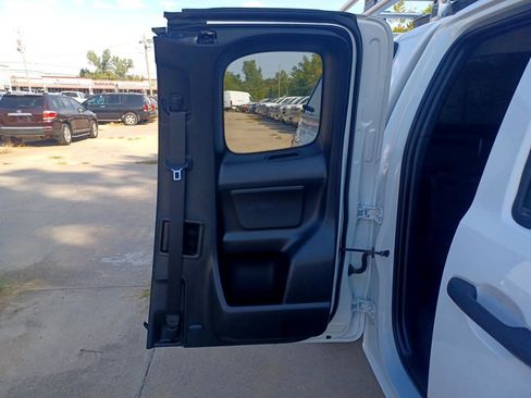 Used 2020 Toyota Tacoma SR image 19