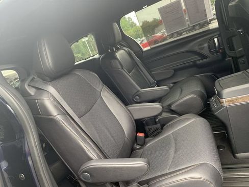 Certified 2025 Toyota Sienna Platinum AWD/4WD image 12