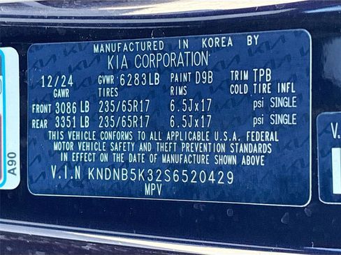 Used 2025 Kia Carnival FWD image 37