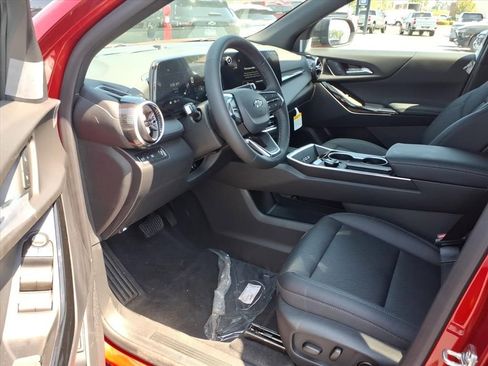 New 2026 Chevrolet Equinox LT w/ Convenience Package II FWD image 11