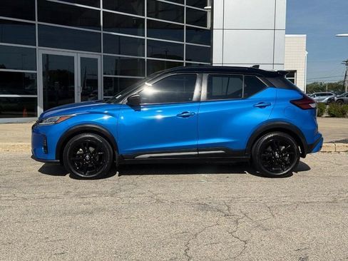 Used 2023 Nissan Kicks SR w/ SR Premium Package FWD image 6