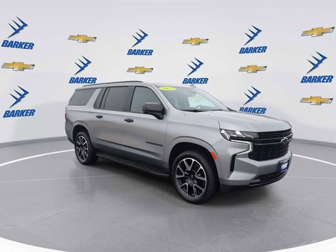 Used 2023 Chevrolet Suburban RST w/ Sport Performance Package image 2