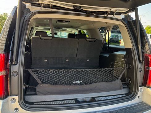 Used 2020 Chevrolet Suburban LT AWD/4WD image 21