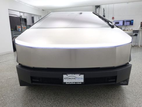 Used 2024 Tesla Cybertruck AWD Crew Cab image 2