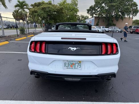 Used 2022 Ford Mustang Premium RWD image 4