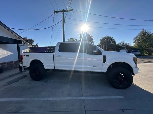 Used 2022 Ford F250 Lariat w/ Black Appearance Package AWD/4WD image 4