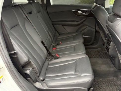 Used 2023 Audi Q7 3.0T Premium Plus AWD/4WD image 21