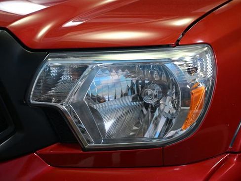 Used 2015 Toyota Tacoma 4x4 Double Cab w/ TRD Off-Road Package image 21