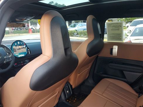 Used 2025 MINI Cooper Countryman S w/ Comfort Package Max image 12