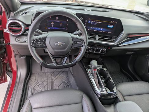 Used 2025 Chevrolet Trax LT w/ Driver Confidence Package image 13