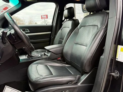 Used 2016 Ford Explorer XLT w/ Equipment Group 202A AWD/4WD image 10