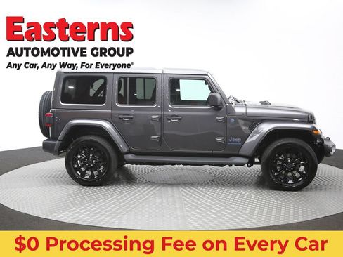 Used 2025 Jeep Wrangler Unlimited Sahara AWD/4WD image 45