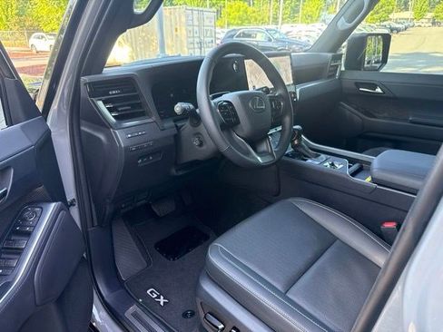 Used 2026 Lexus GX 550 w/ Cold Area Package AWD/4WD image 16